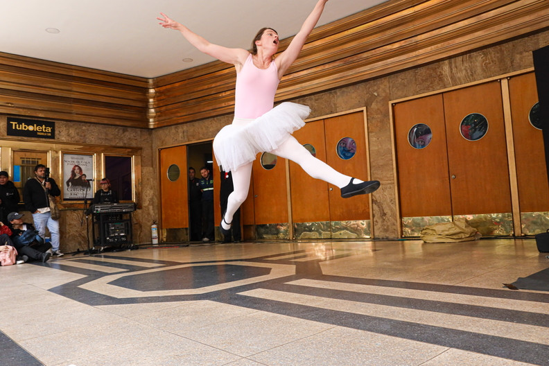 ‘Ballet Poulet’ – Fanzini Productions FIAV-16.jpg